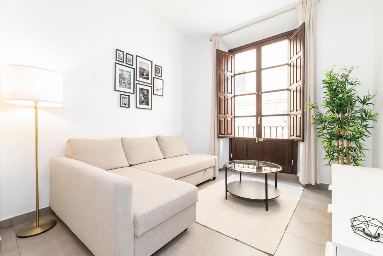 Moderno Apartamento Centro De Granada 2 Екстериор снимка