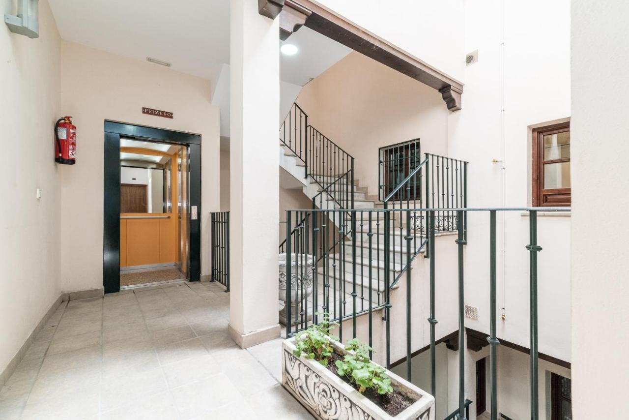 Moderno Apartamento Centro De Granada 2 Екстериор снимка