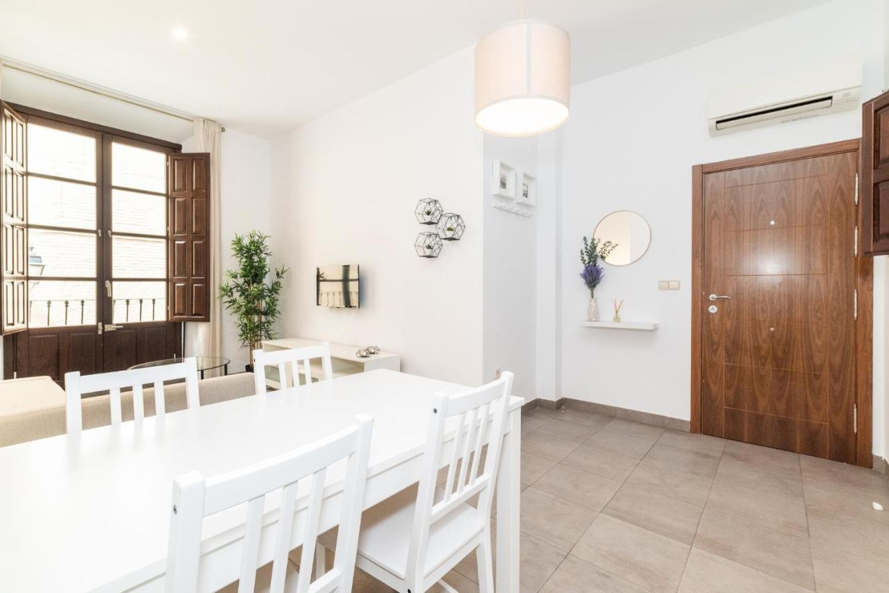 Moderno Apartamento Centro De Granada 2 Екстериор снимка